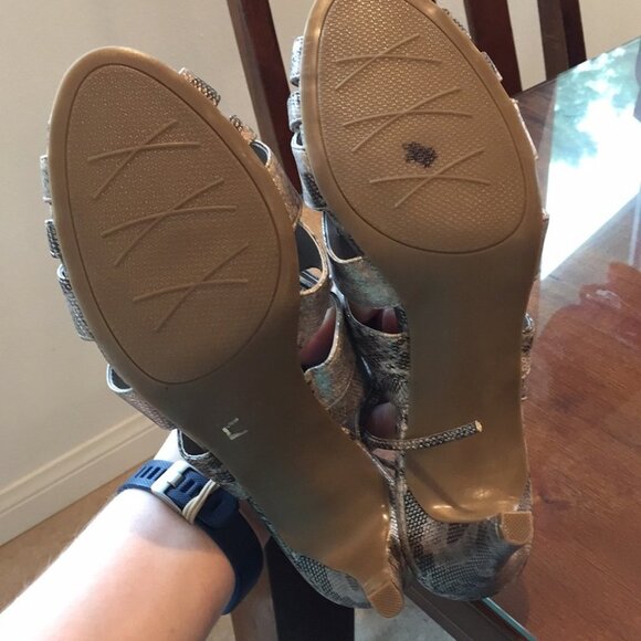 10 Impo Heels - Picture 5 of 5